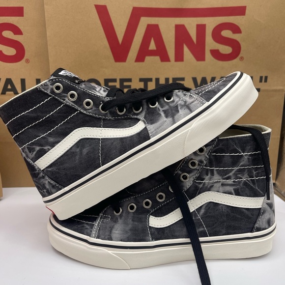 Vans Men’s Sk8-Hi Tapered (Denim Destroy)Black/ Marshmallow SneakersVN0A4U169FL